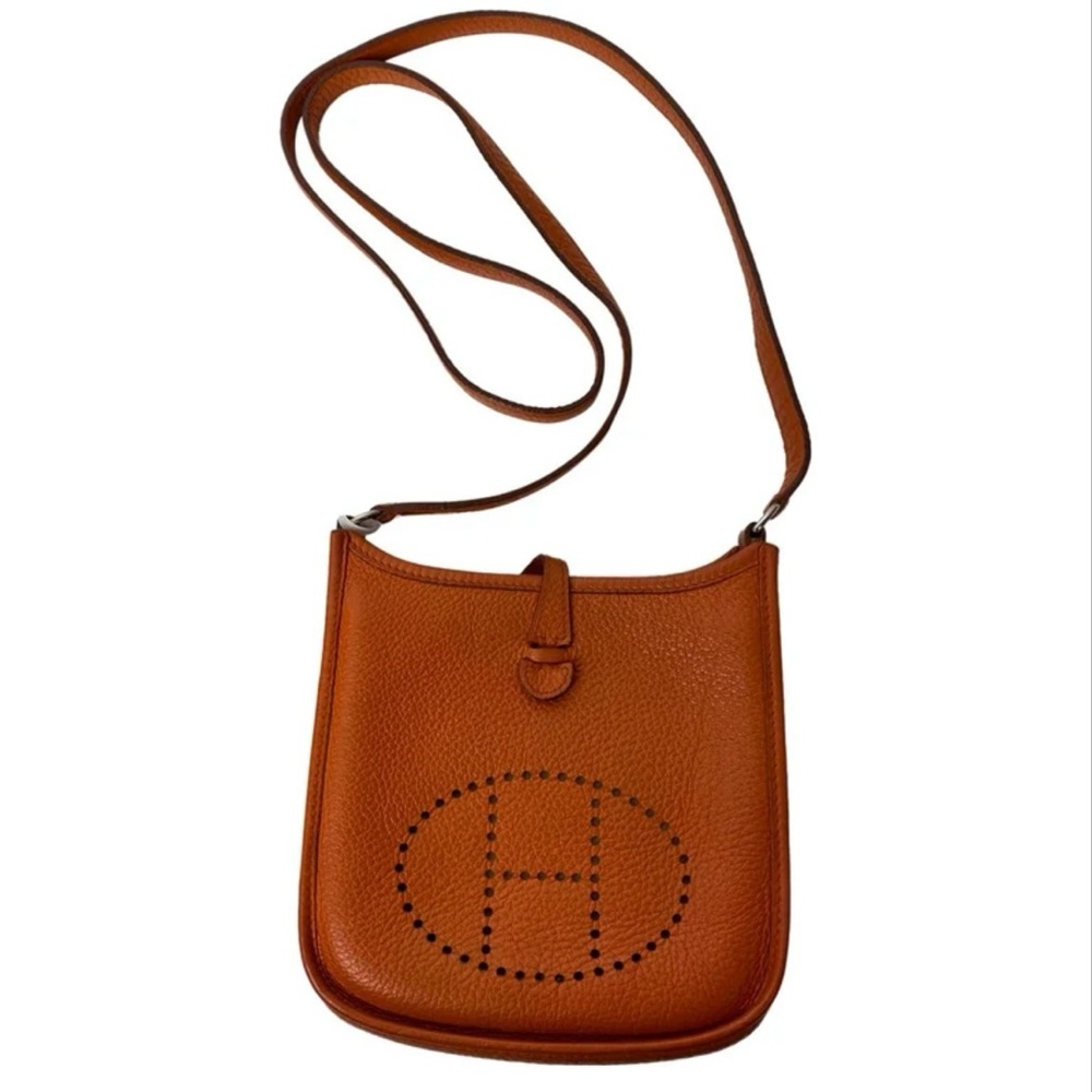 HERMES- Authentic HERMÈS
Evelyne leather crossbody bag